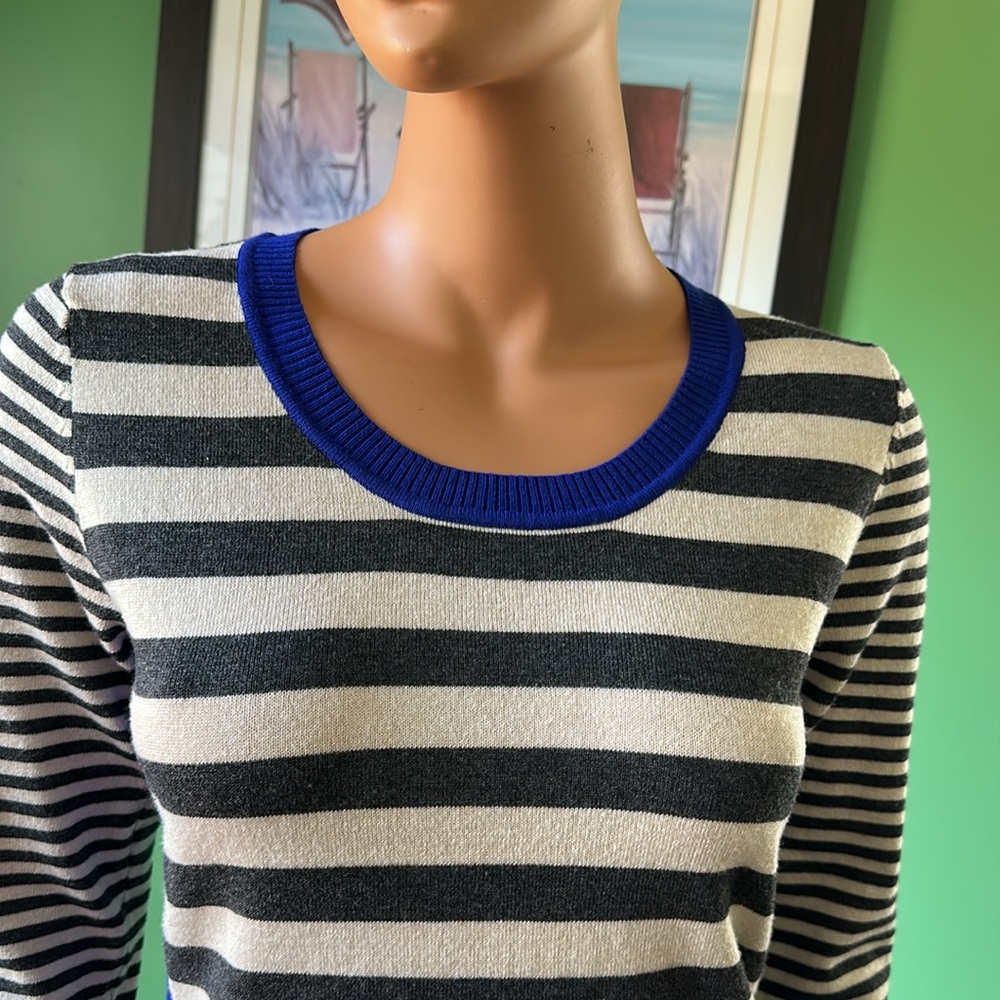🟦🟦NWOT Pink Rose Pullover Sweater🟦🟦 - Picture 3 of 10